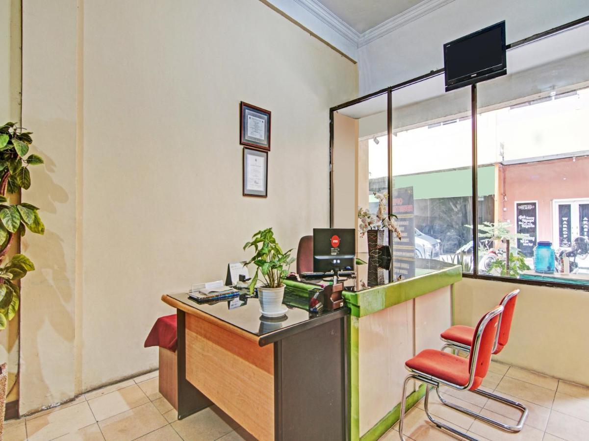 Spot On 90418 Akasia Syariah Pekanbaru