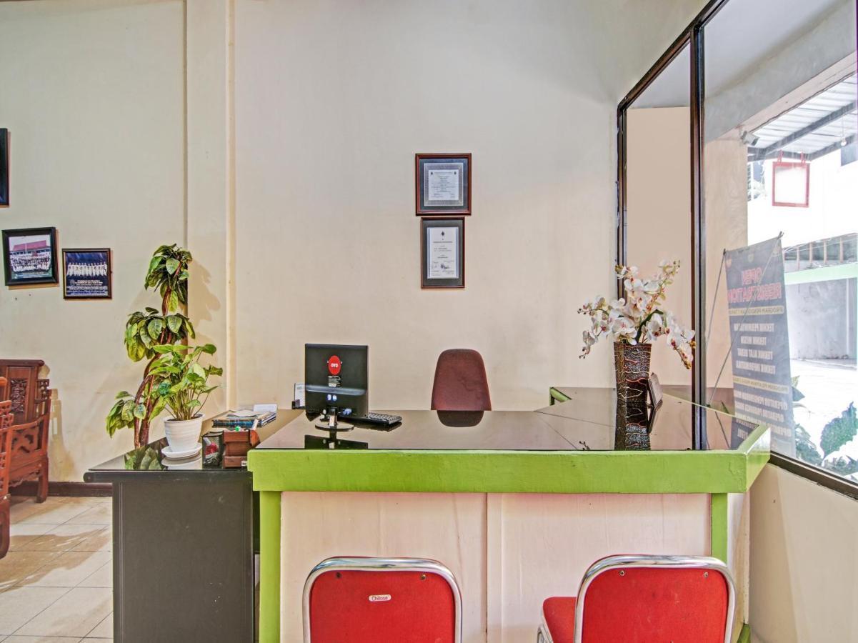Spot On 90418 Akasia Syariah Pekanbaru